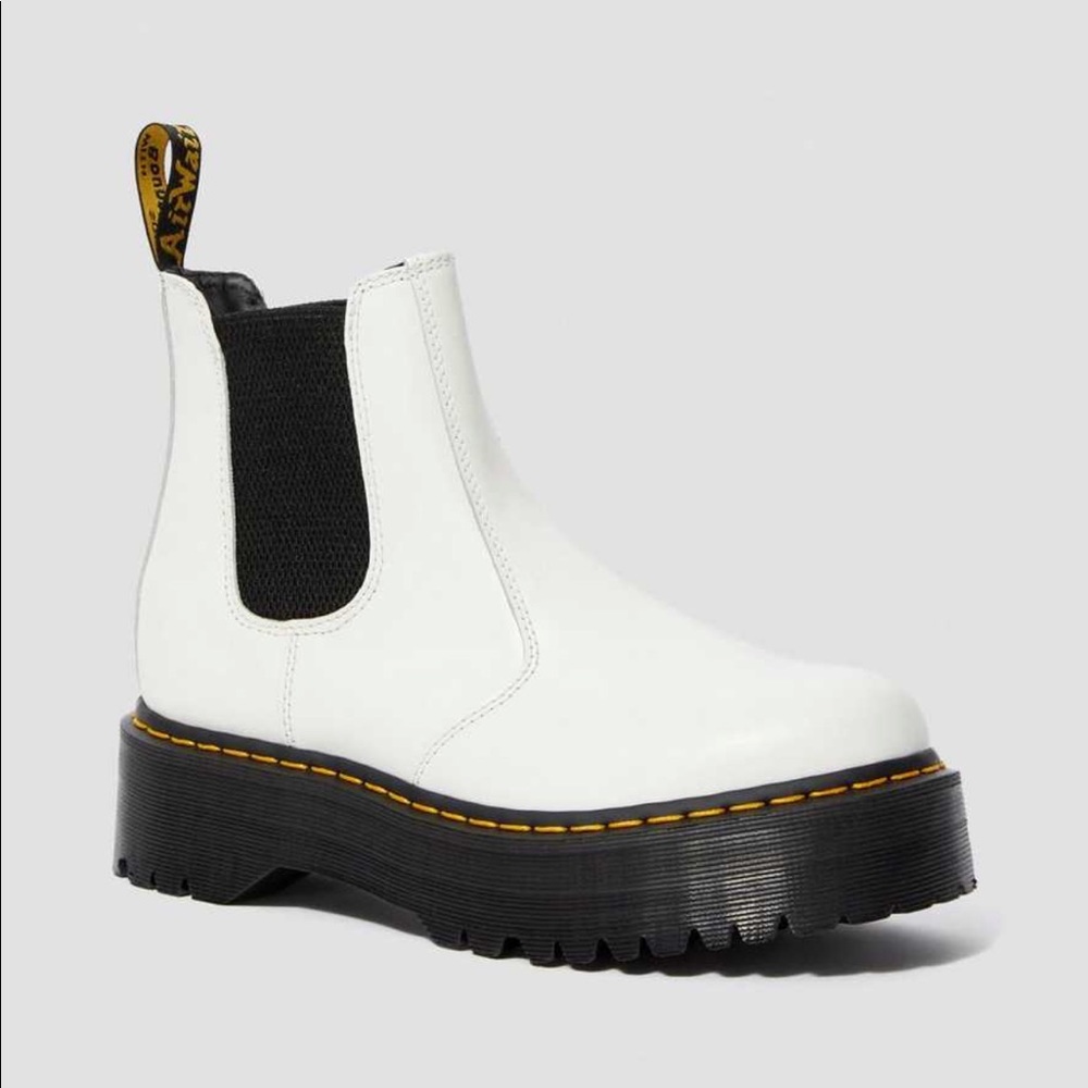 Dr. Marten white 2976 quad Chelsea boots
